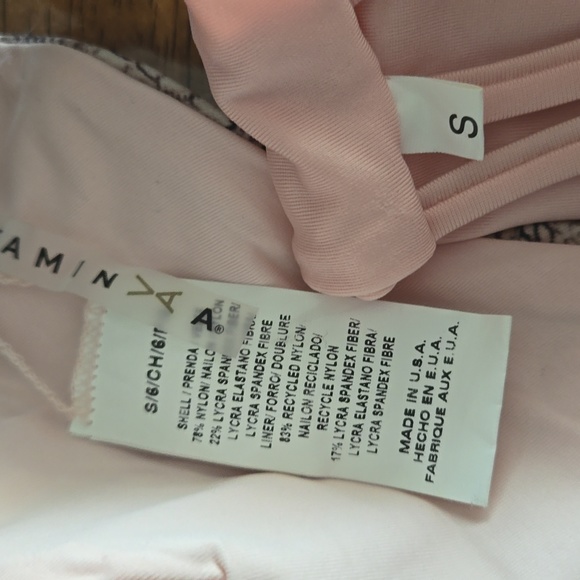 Bikini tops and bottoms - Picture 9 of 11